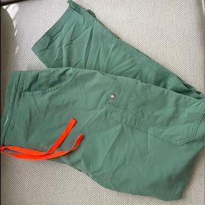 FIGS sage green! skinny yola petite pants, casma top!